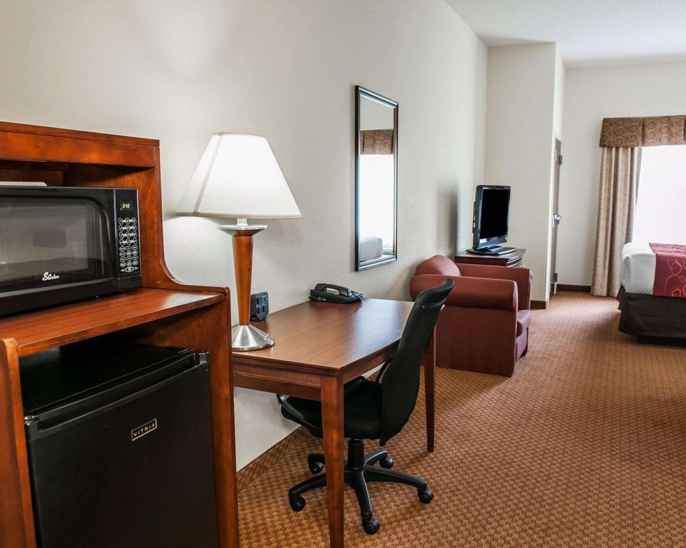 Comfort Suites Near Indianapolis Airport Exterior foto