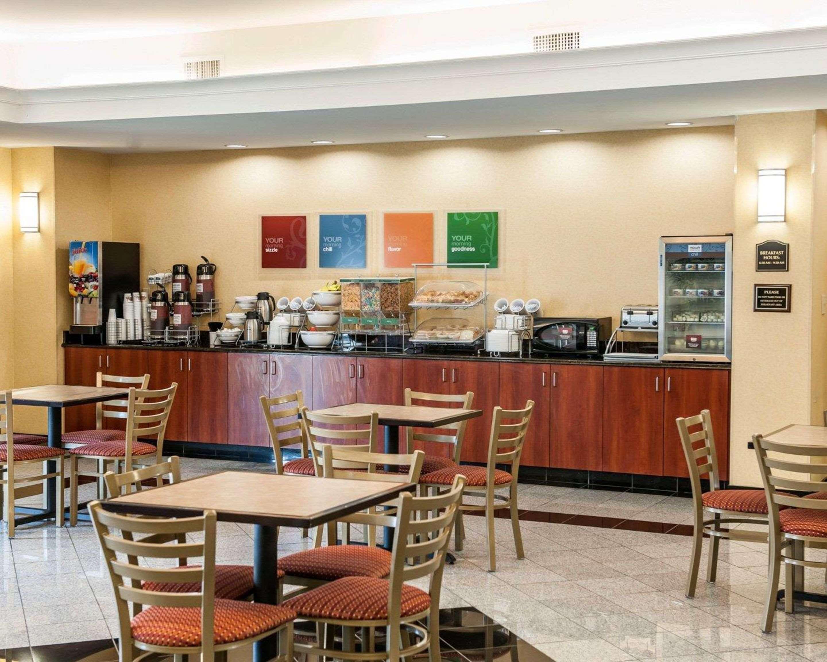 Comfort Suites Near Indianapolis Airport Exterior foto
