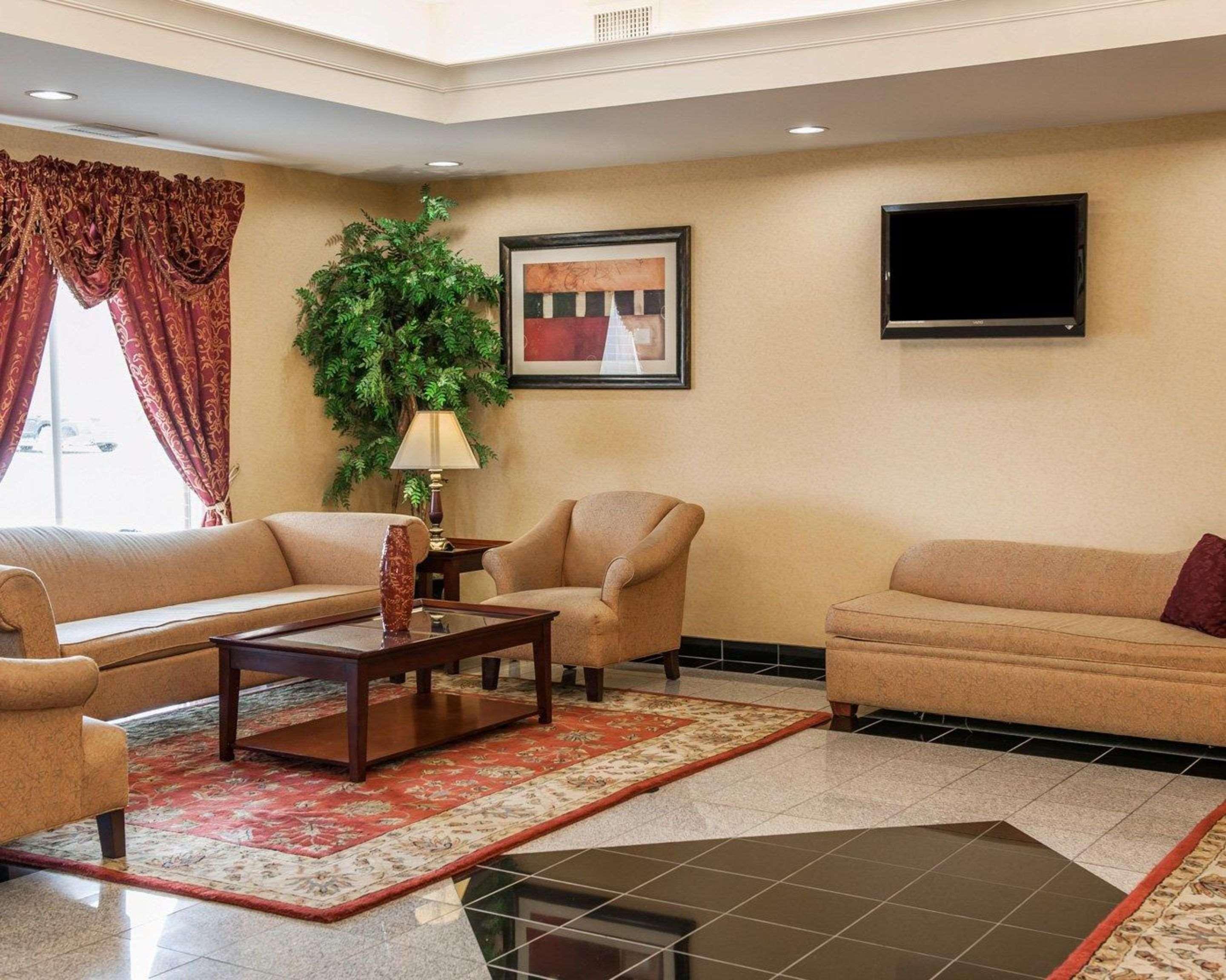 Comfort Suites Near Indianapolis Airport Exterior foto