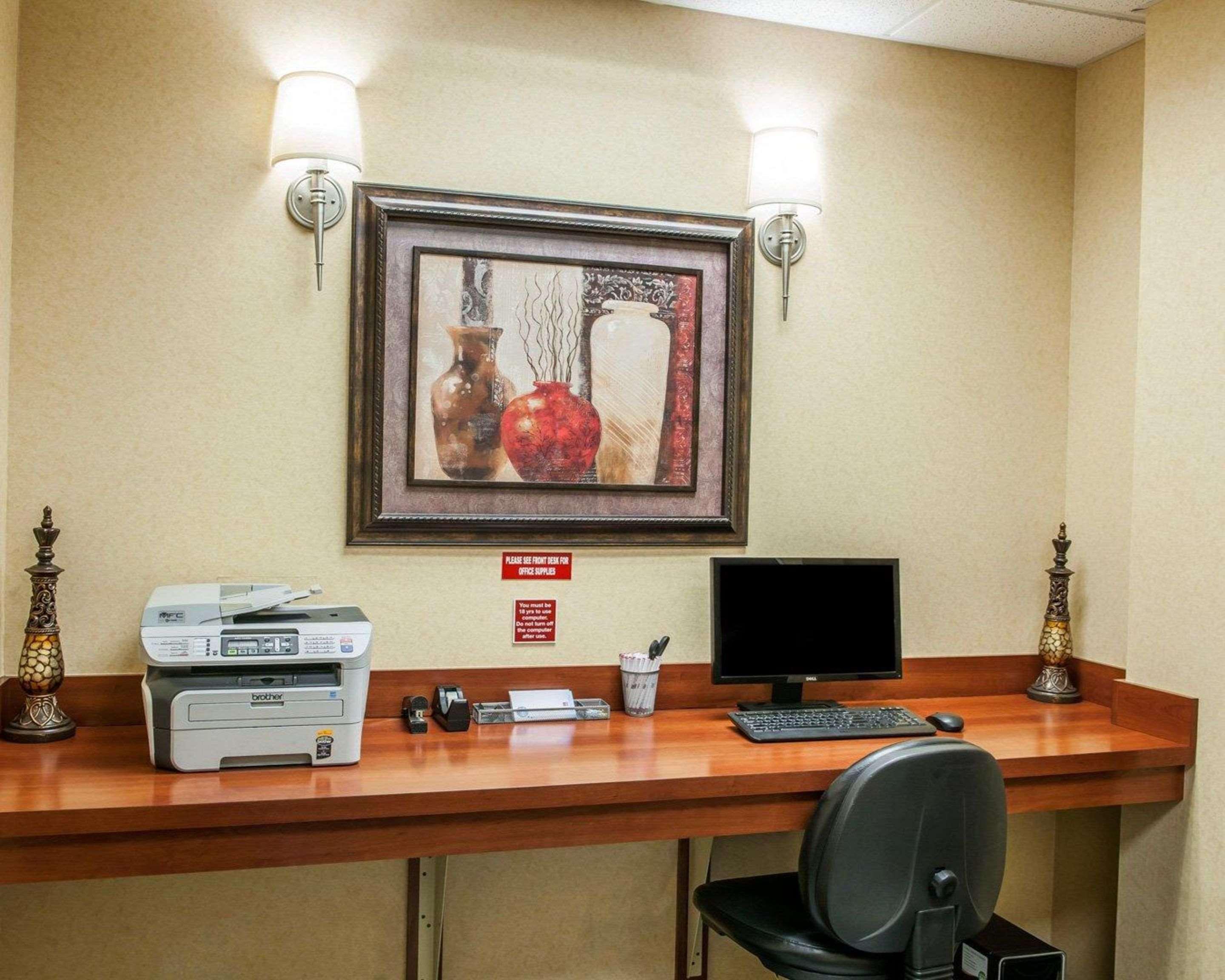 Comfort Suites Near Indianapolis Airport Exterior foto