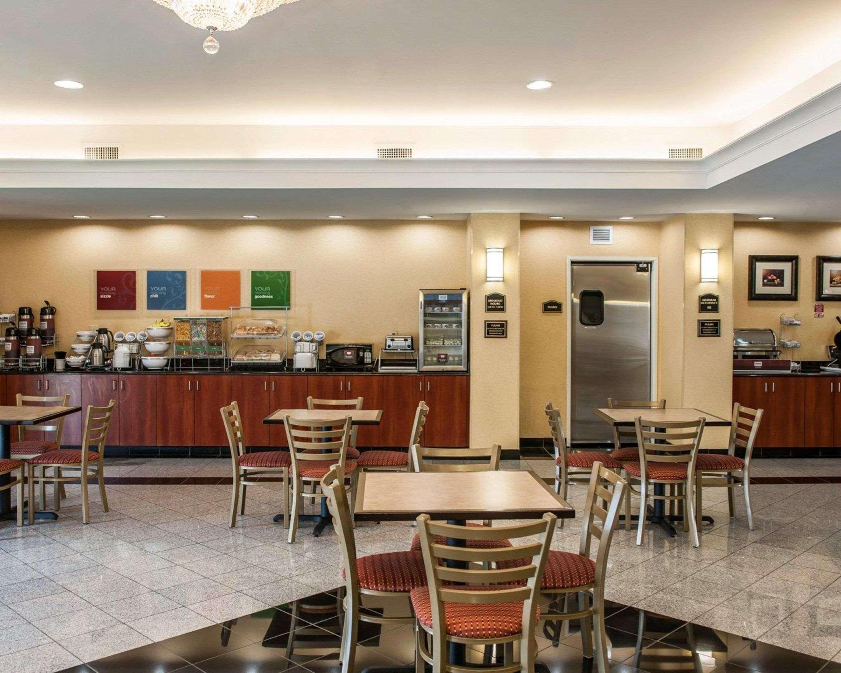 Comfort Suites Near Indianapolis Airport Exterior foto