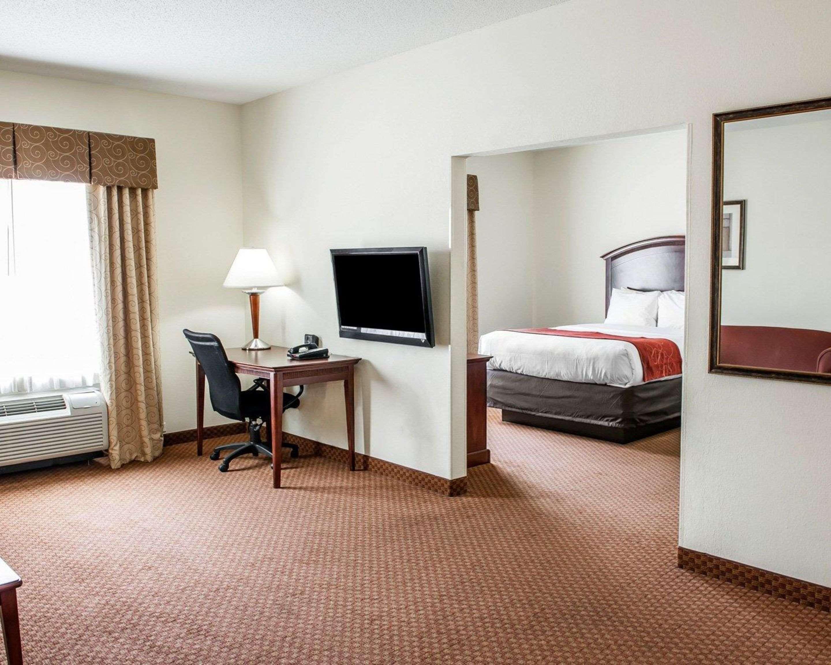 Comfort Suites Near Indianapolis Airport Exterior foto
