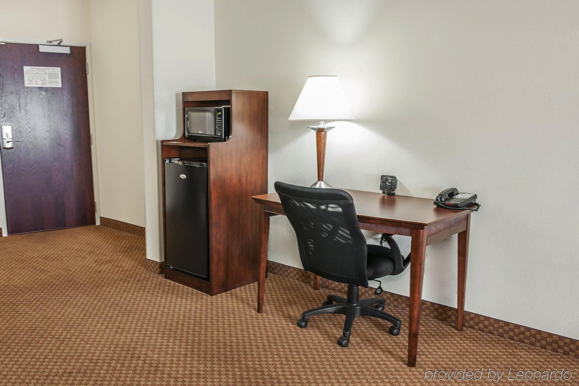 Comfort Suites Near Indianapolis Airport Exterior foto